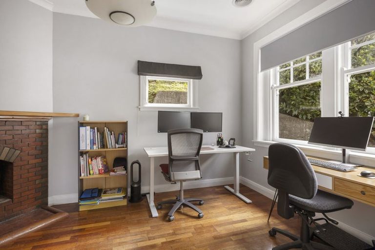 Photo of property in 72 Maida Vale Road, Roseneath, Wellington, 6011