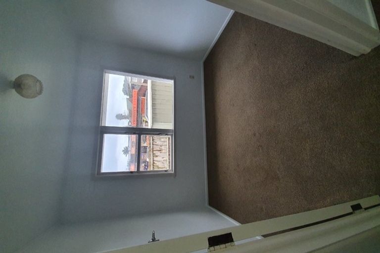 Photo of property in 1 Diana Drive, Glenfield, Auckland, 0629