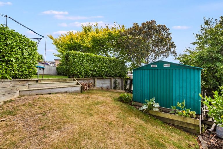 Photo of property in 11 Te Puia Drive, Aotea, Porirua, 5024