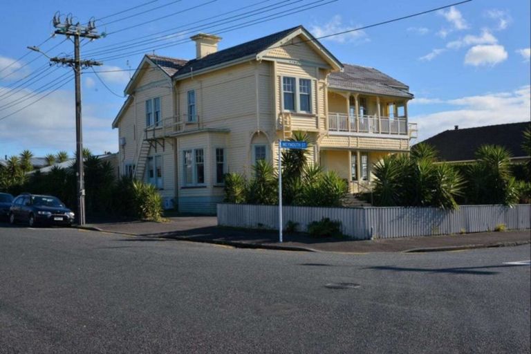 Photo of property in 26 Weymouth Street, New Plymouth, 4310
