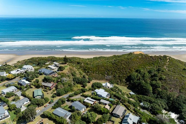 Photo of property in 13 Bayly Street, Baylys Beach, Dargaville, 0377