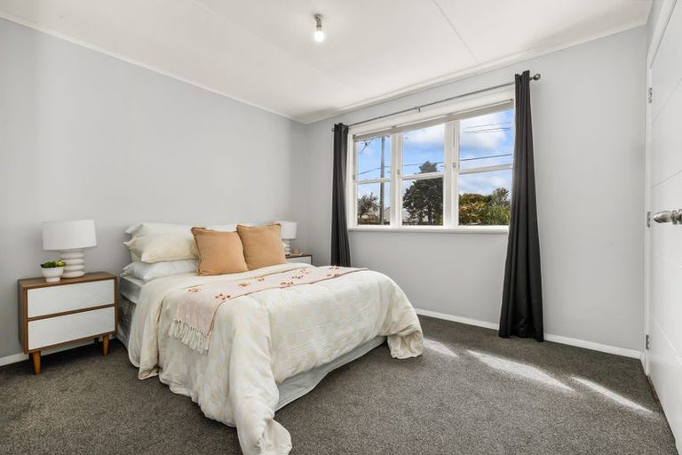 Photo of property in 2 Coleman Street, Paraparaumu, 5032