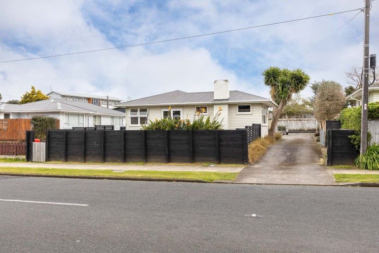 Photo of property in 6 Belair Avenue, Blagdon, New Plymouth, 4310