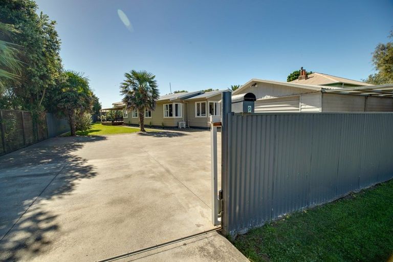Photo of property in 9 Albert Street, Clive, 4102