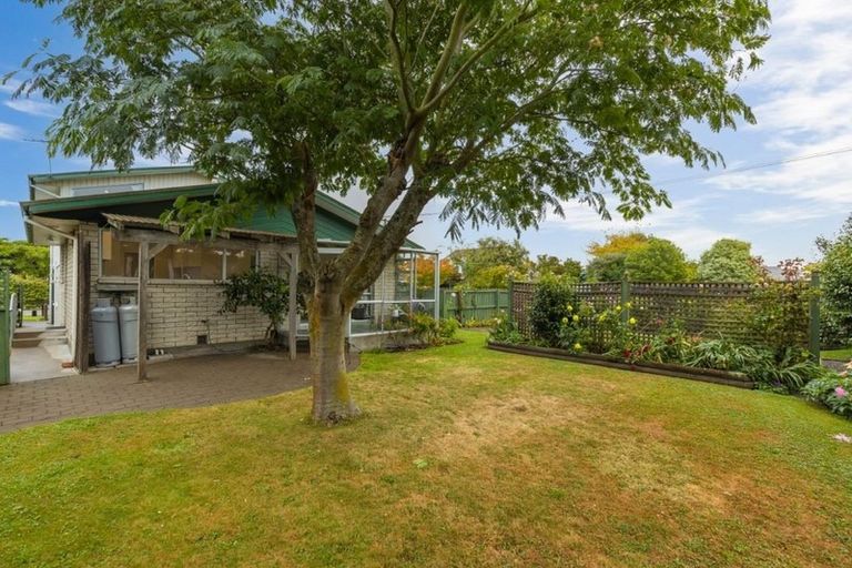 Photo of property in 42 Crofton Road, Harewood, Christchurch, 8051