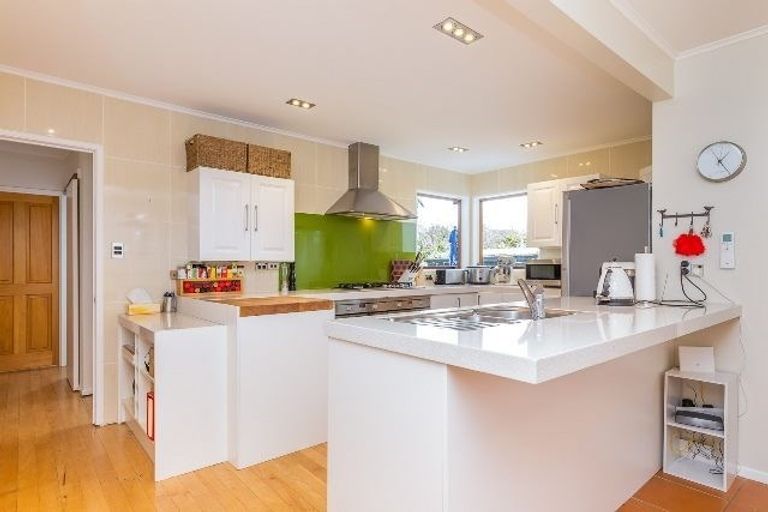 Photo of property in 177 Beach Haven Road, Beach Haven, Auckland, 0626