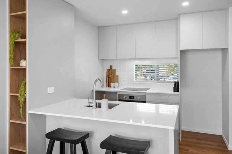 Photo of property in 2/21 Linwood Avenue, Linwood, Christchurch, 8011