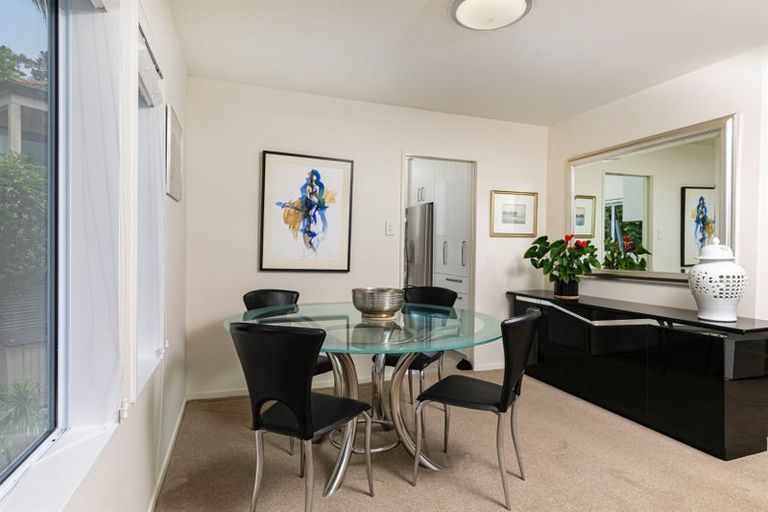 Photo of property in 2/5a Galaxy Drive, Mairangi Bay, Auckland, 0630