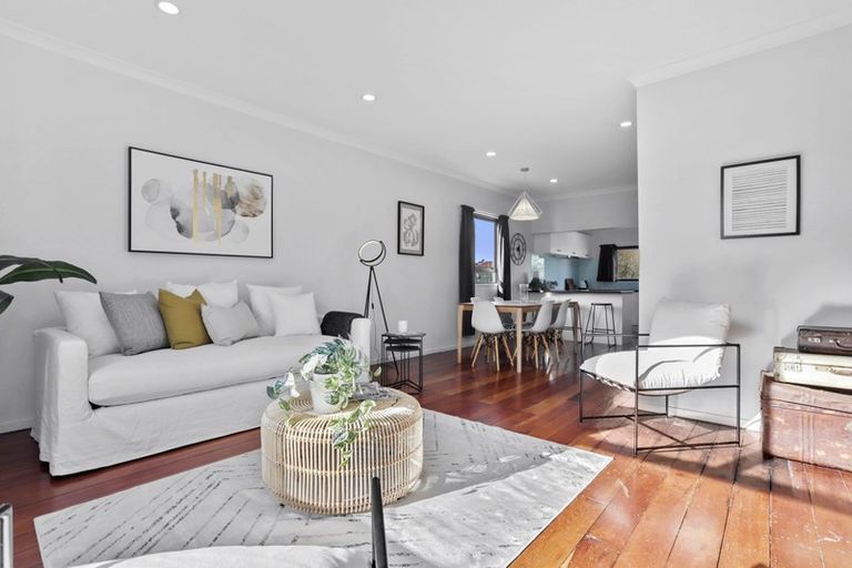 Photo of property in 294 West Coast Road, Glen Eden, Auckland, 0602