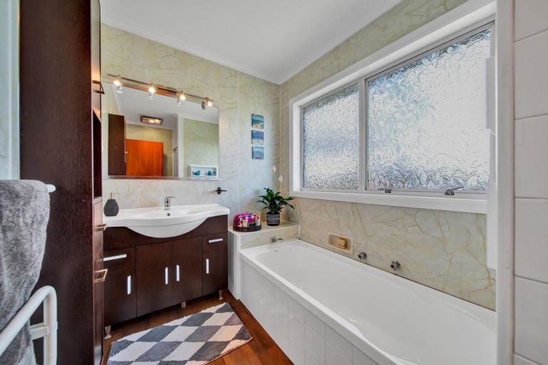 Photo of property in 10 Culzean Grove, Bell Block, New Plymouth, 4312