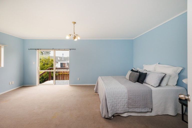 Photo of property in 101 Hillcrest Drive, Kelvin Grove, Palmerston North, 4414
