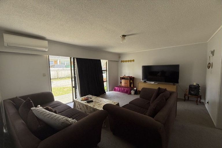 Photo of property in 4/37 Wallace Road, Papatoetoe, Auckland, 2025