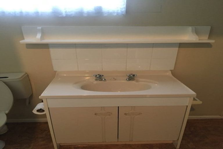 Photo of property in 44 Lombard Street, Palmerston North, 4410