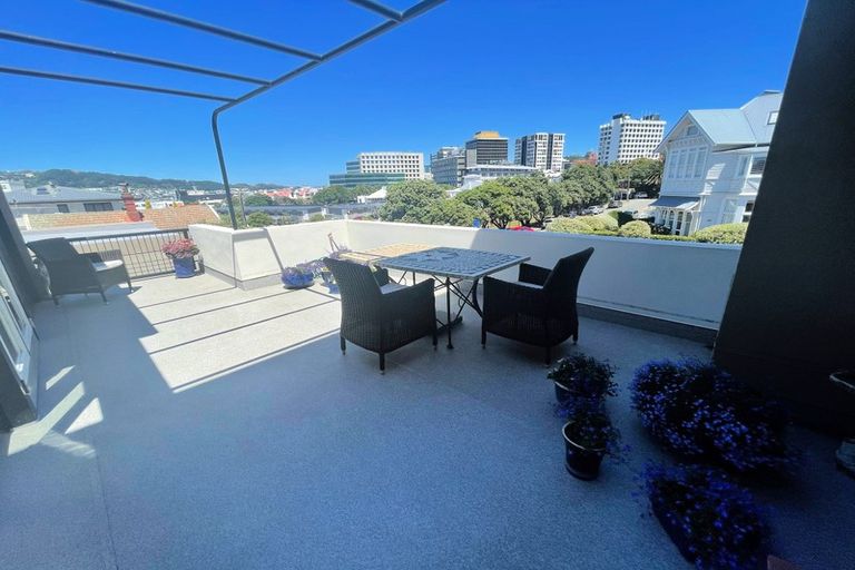 Photo of property in Highwic, 15/32 Hobson Street, Thorndon, Wellington, 6011