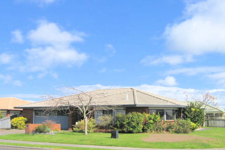 Photo of property in 15 Hibiscus Avenue, Mount Maunganui, 3116