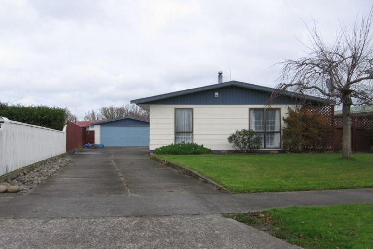 Photo of property in 28 Acacia Street, Kelvin Grove, Palmerston North, 4414