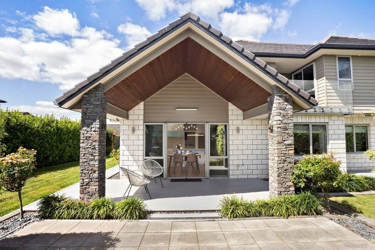 Photo of property in 6 Johnnybro Place, Rototuna North, Hamilton, 3210