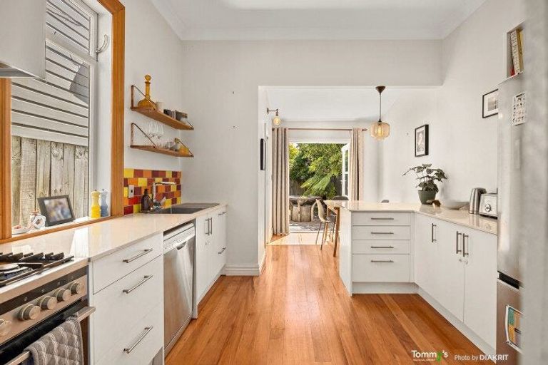 Photo of property in 160a Tasman Street, Mount Cook, Wellington, 6021