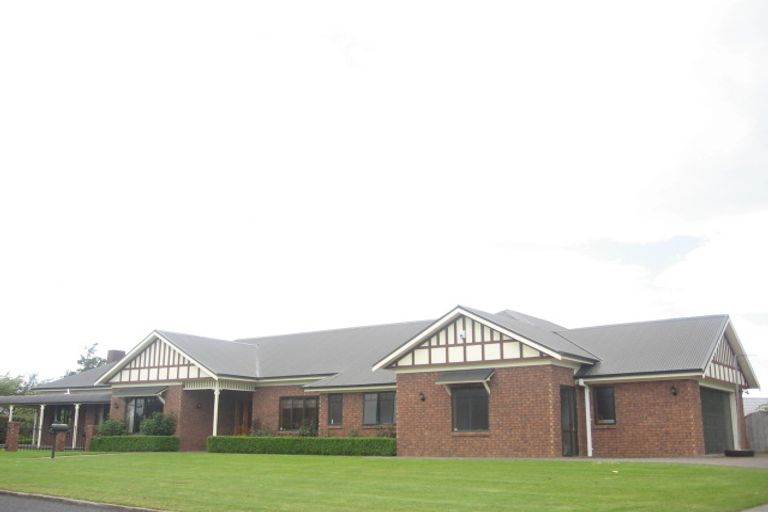 Photo of property in 18 Cowley Drive, Leamington, Cambridge, 3432