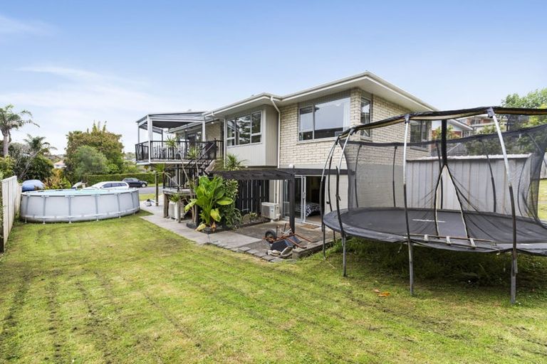 Photo of property in 12 Tanglewood Place, Cockle Bay, Auckland, 2014