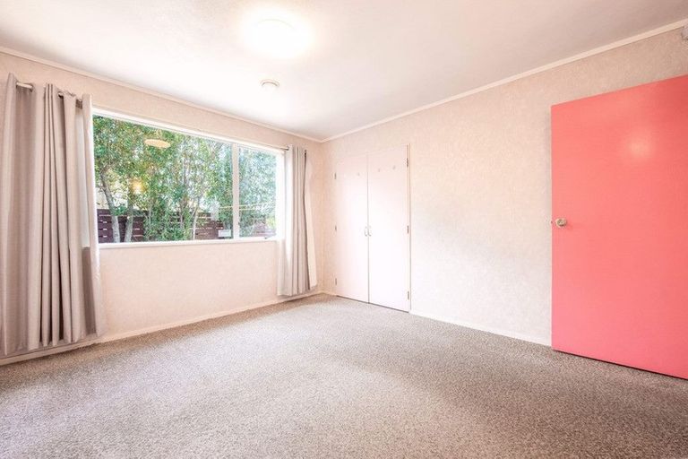 Photo of property in 2/116 Seabrook Avenue, New Lynn, Auckland, 0600