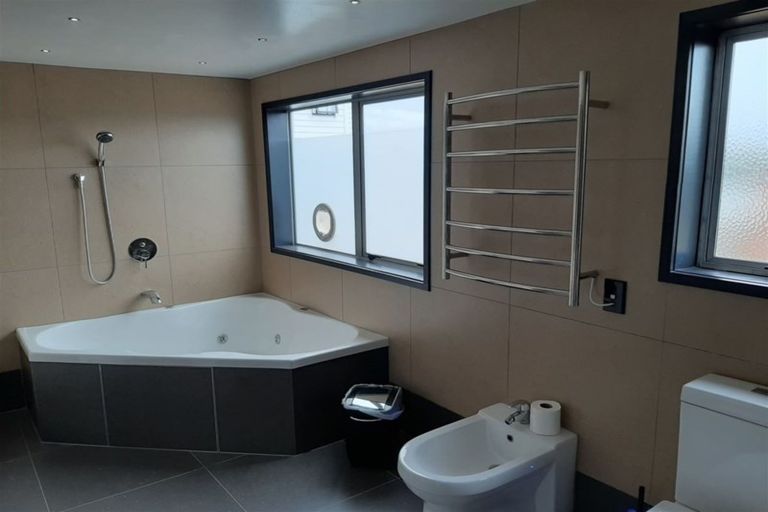 Photo of property in 50 Hillcrest Road, Papatoetoe, Auckland, 2025