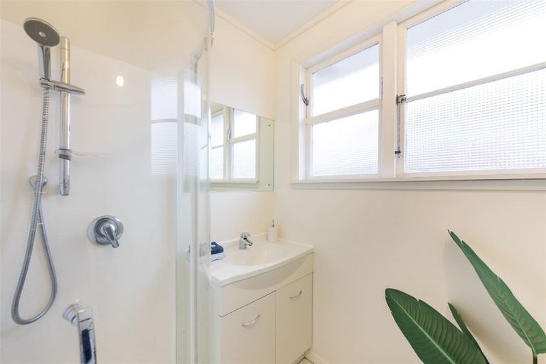 Photo of property in 6 Tilbury Avenue, Hokowhitu, Palmerston North, 4410