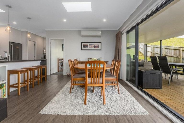 Photo of property in 12 Canary Way, Whitby, Porirua, 5024