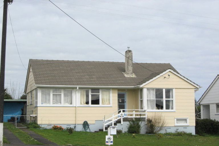 Photo of property in 63 Cook Street, Marfell, New Plymouth, 4310