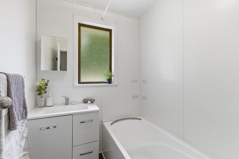 Photo of property in 52 Ruahine Street, Paraparaumu, 5032