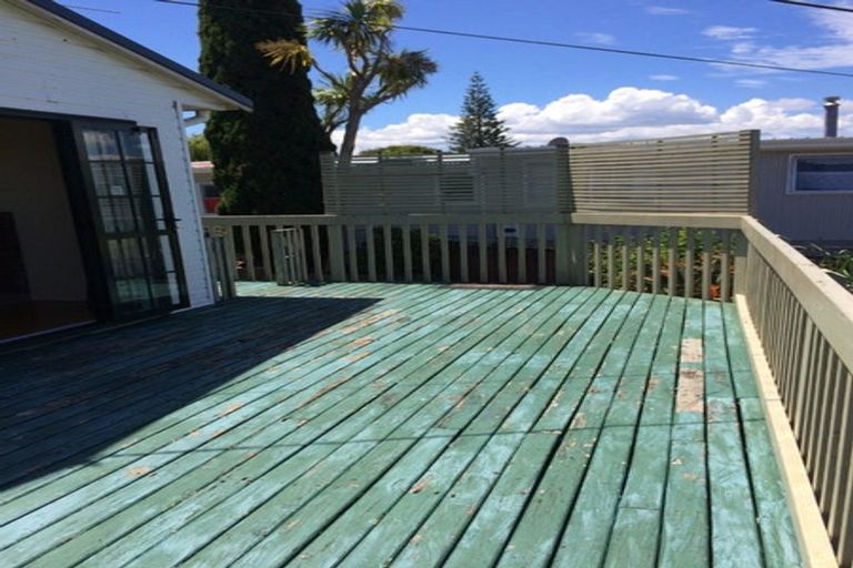 Photo of property in 1/120 Archibald Road, Kelston, Auckland, 0602