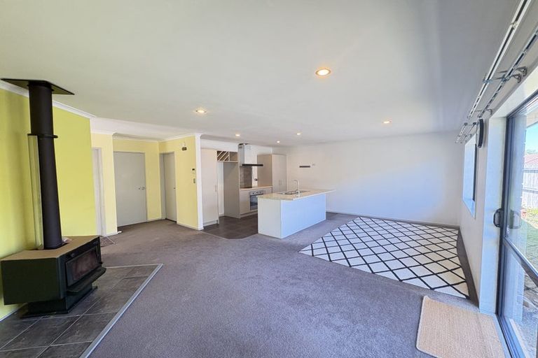 Photo of property in 53 Makora Road, Massey, Auckland, 0614