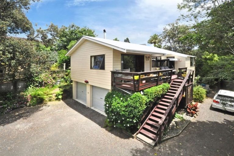 Photo of property in 33 Mellsop Avenue, Waiuku, 2123
