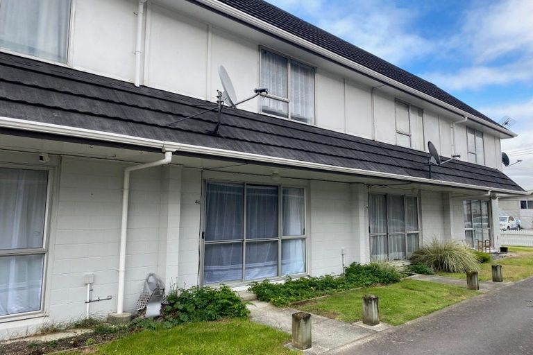 Photo of property in 4c Flock Grove, Fairfield, Lower Hutt, 5011
