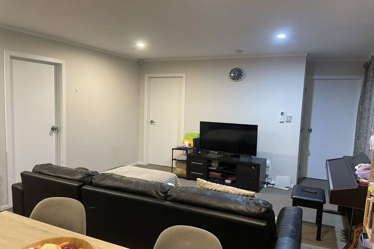 Photo of property in 2 Cranberry Place, Bucklands Beach, Auckland, 2012