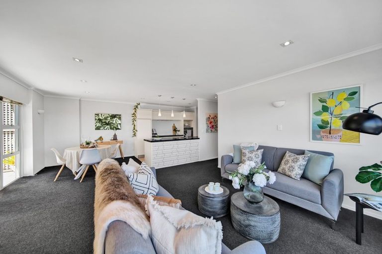 Photo of property in 75 Belt Road, New Plymouth, 4310