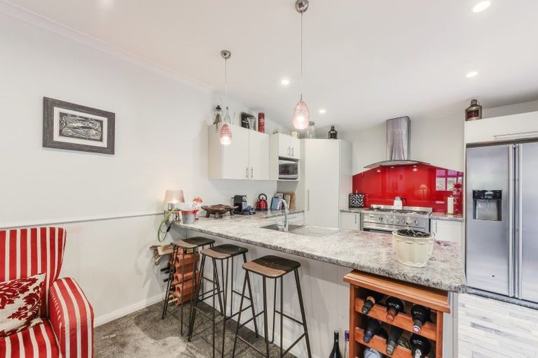 Photo of property in 48 Devon Street, Picton, 7220