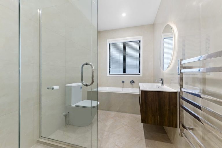 Photo of property in 19 Pacific Heights Road, Orewa, 0931