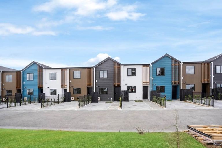 Photo of property in 7 Valour Lane, Papakura, 2110