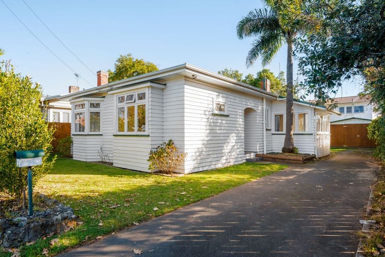 Photo of property in 2 Hall Lane, Frankton, Hamilton, 3204