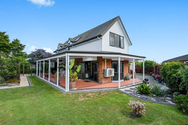 Photo of property in 6 Fencourt Place, Rototuna North, Hamilton, 3210