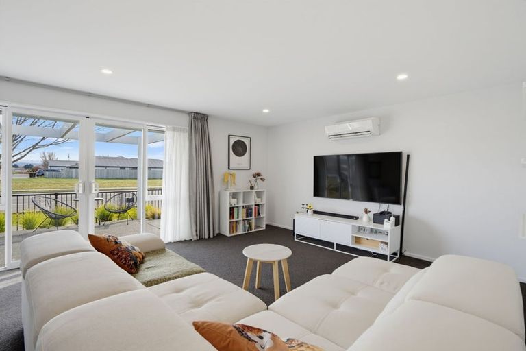 Photo of property in 47 Pegasus Boulevard, Pegasus, 7612