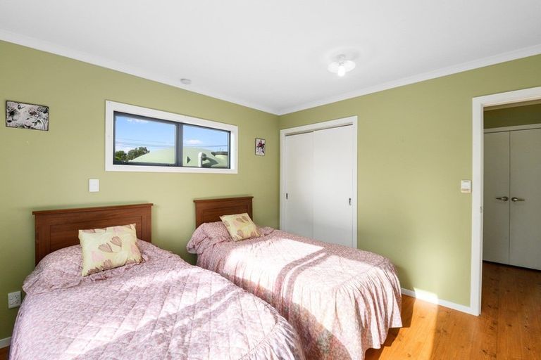 Photo of property in 10 Arthur Street, Waikawa Beach, Manakau, 5573