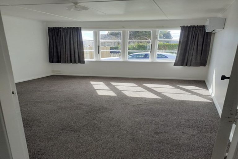 Photo of property in 14 Clinton Street, Fitzroy, New Plymouth, 4312