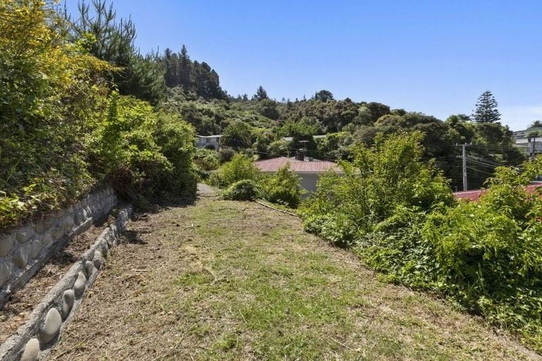 Photo of property in 47 Bird Grove, Stokes Valley, Lower Hutt, 5019