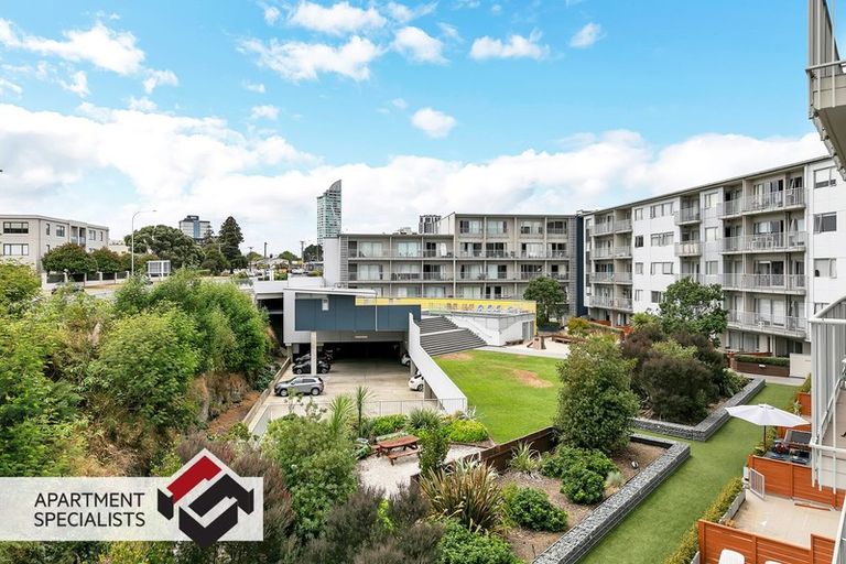 Photo of property in Shoal Haven Apartments, 112a/130 Anzac Street, Takapuna, Auckland, 0622