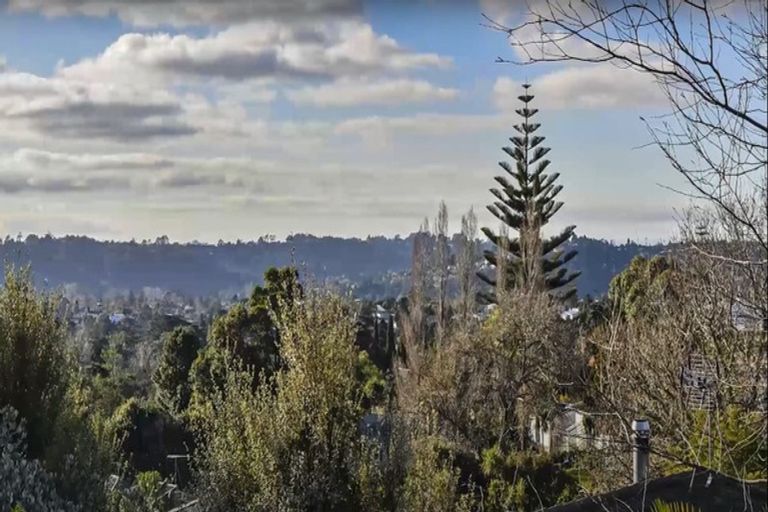 Photo of property in 2/117 Rangatira Road, Beach Haven, Auckland, 0626