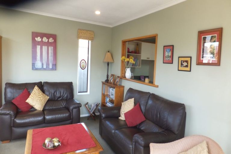 Photo of property in 7 Ambleside Drive, Burnside, Christchurch, 8053