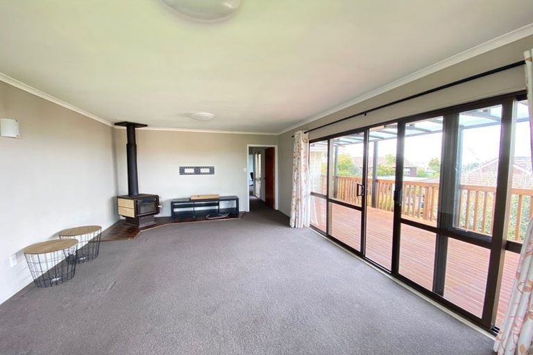 Photo of property in 6 Riesling Place, Henderson, Auckland, 0612