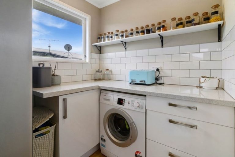 Photo of property in 29 Tennyson Drive, Owhata, Rotorua, 3010